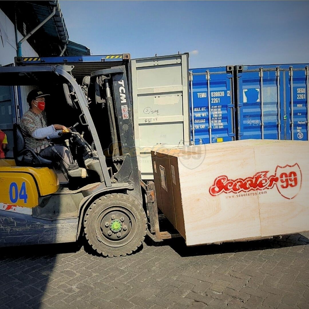 Export documents: invoice, packing list, HS code forms