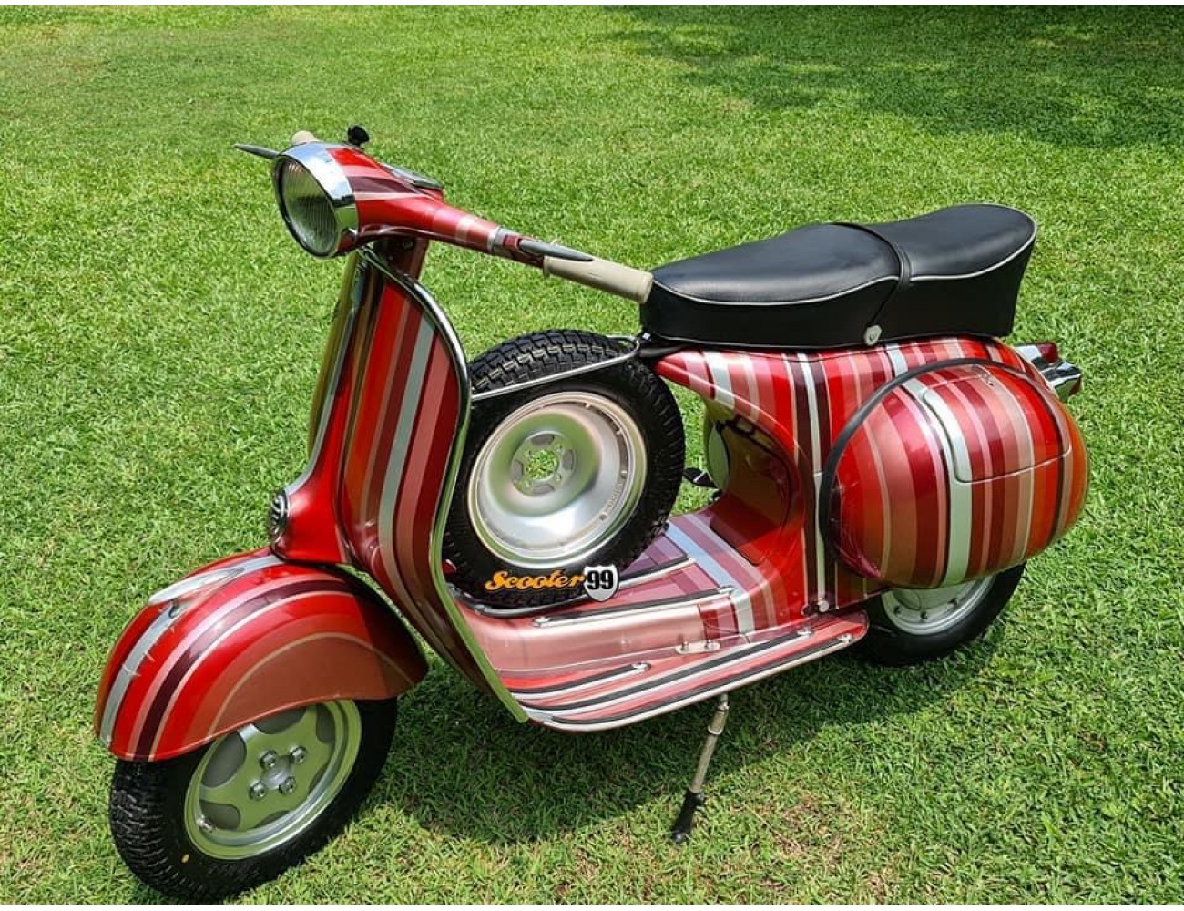 Vespa GS 150 Red-White Stripes – Retro Look, PX Engine Power 