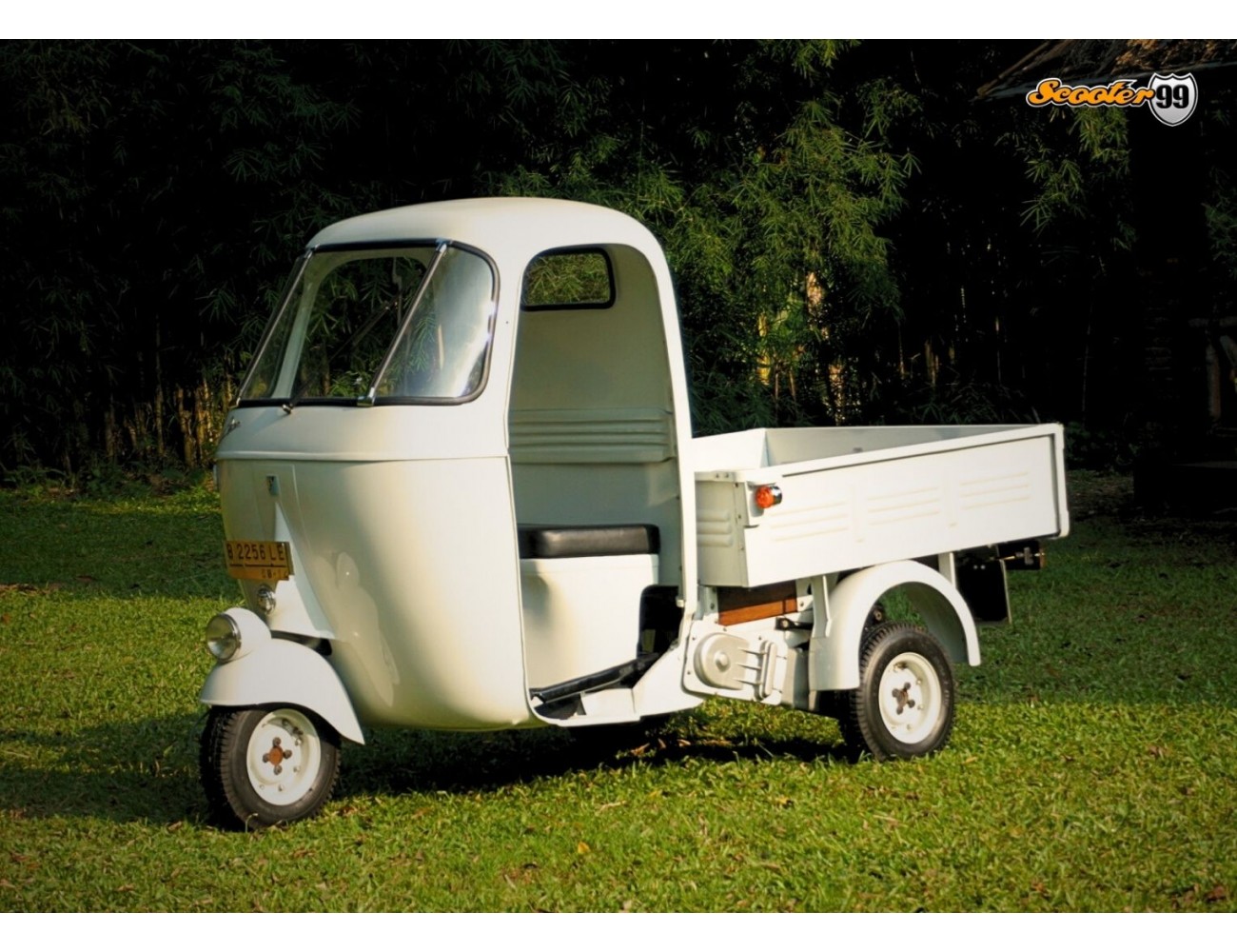 Ape Bajaj Pickup Classic Piaggio Ape 150cc by Scooter99
