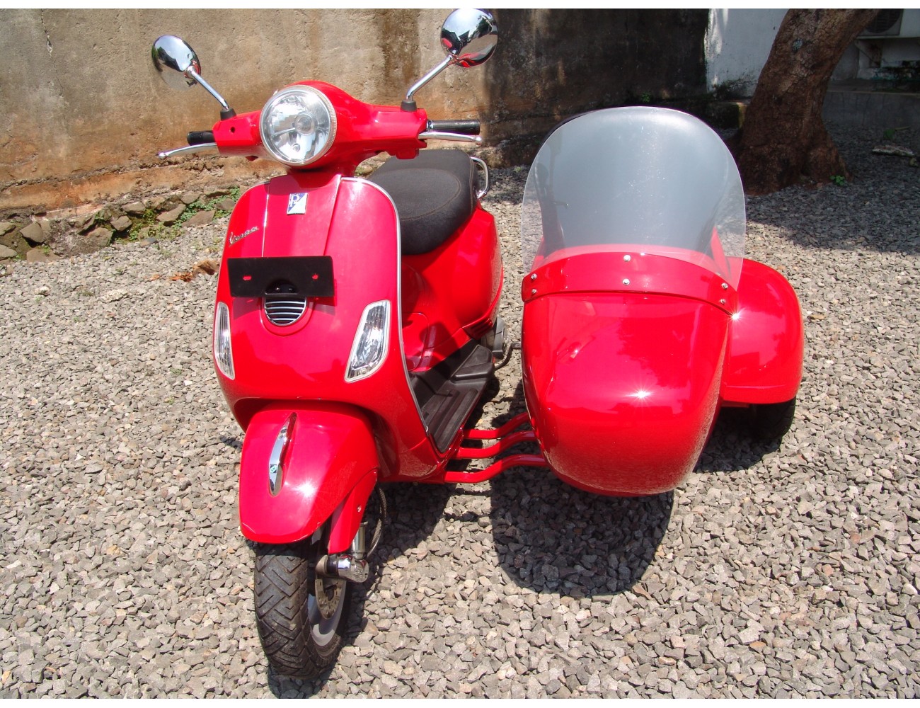 vespa with sidecar