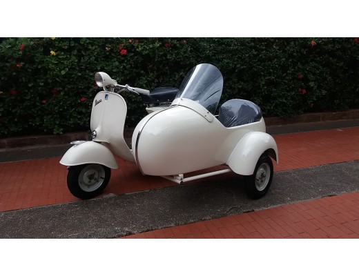 Vespa with Sidecar Struzzo